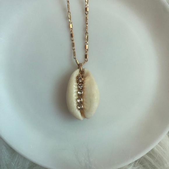 THREE white/gold beach theme fabulous layered necklaces - Picture 5 of 9